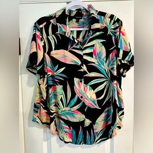 Torrid women’s floral print black sz 1 (1XL) top button up shirt